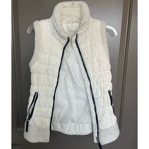 Calvin Klein Winter Puffy Vest Size Small
